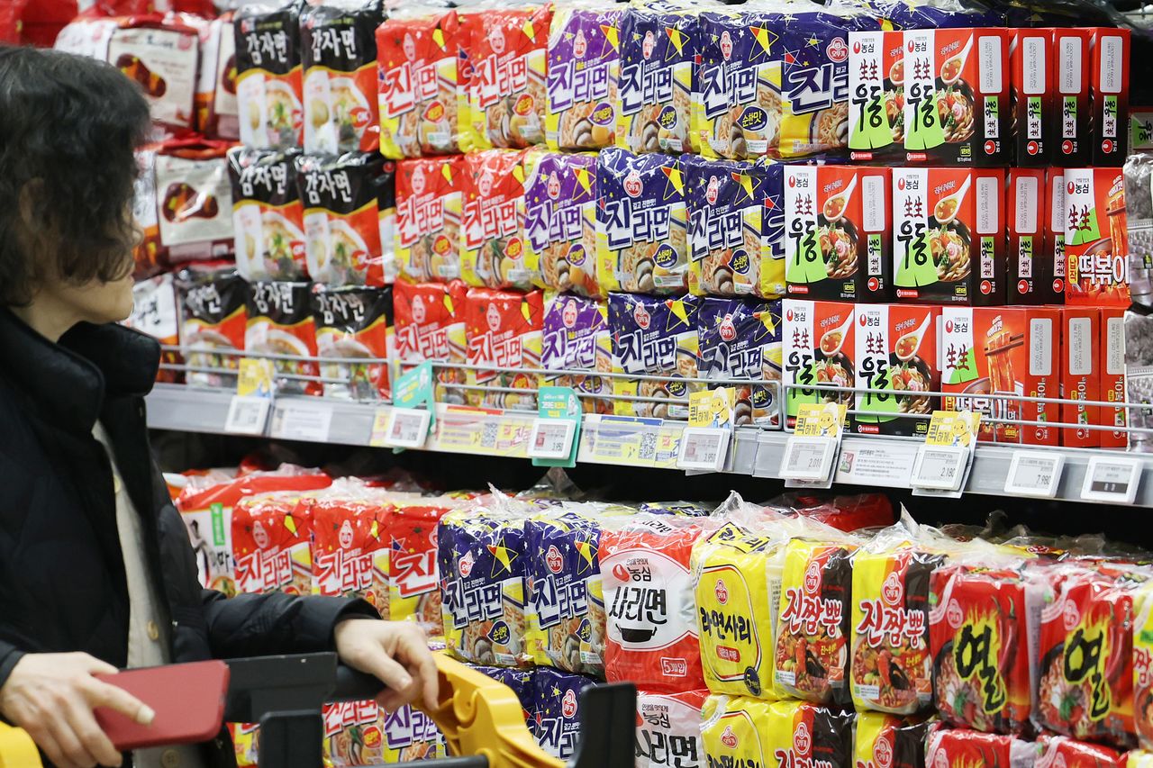 포장재 재고가 한두 달치 밖에 남지 않은 식품업계의 긴장감이 높아지고 있다. 연합뉴스 