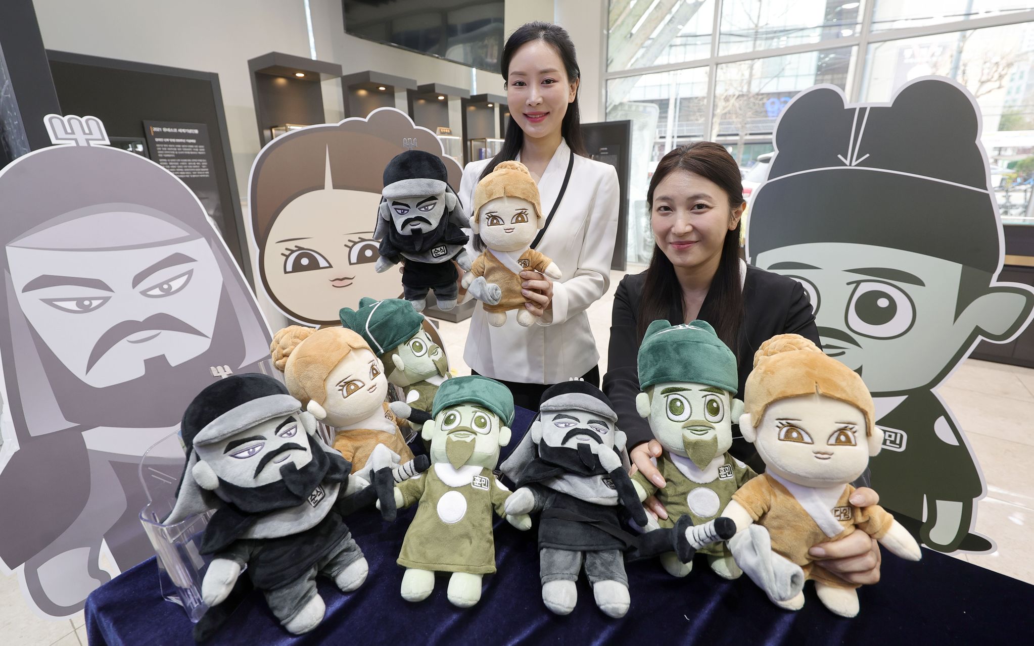 한국조폐공사는 30일 오전 서울 마포구 '화폐제품판매관'에서 MZ세대를 겨냥한 마케팅 캐릭터 '조팸스'를 공개했다. 강정현 기자