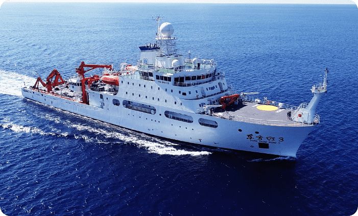 2024년과 2025년 대만과 괌 등에서 해저지형을 관측한 동팡홍 3호. 중국해양대학