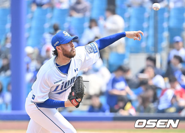 [OSEN=대구, 이석우 기자] 24일 대구삼성라이온즈파크에서 2026 신한 SOL KBO 리그 시범경기 삼성 라이온즈와 KIA 타이거즈의 경기가 열렸다. 홈팀 삼성은 오러클린이, 방문팀 KIA는 아담 올러가 선발 출전했다. 삼성 라이온즈 선발 투수 오러클린이 역투하고 있다. 2026.03.24 / foto0307@osen.co.kr