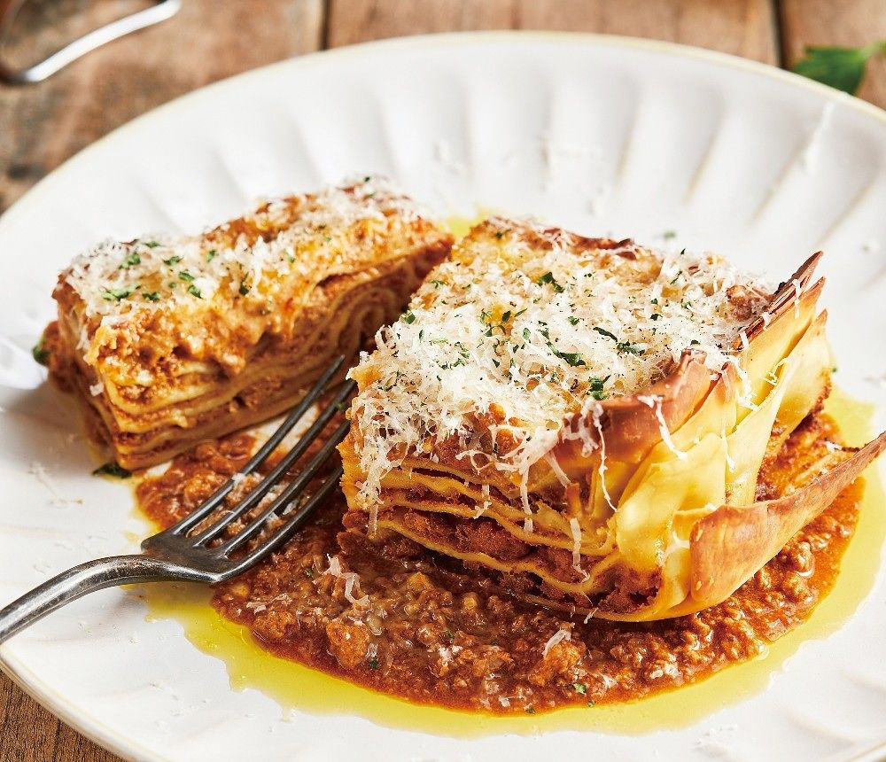 김낙영 셰프가 최근 낸『파스타 프레스카:집에서 즐기는 생면 파스타의 모든 것』에 소개한 볼로냐식 라자냐. 사진 더테이블