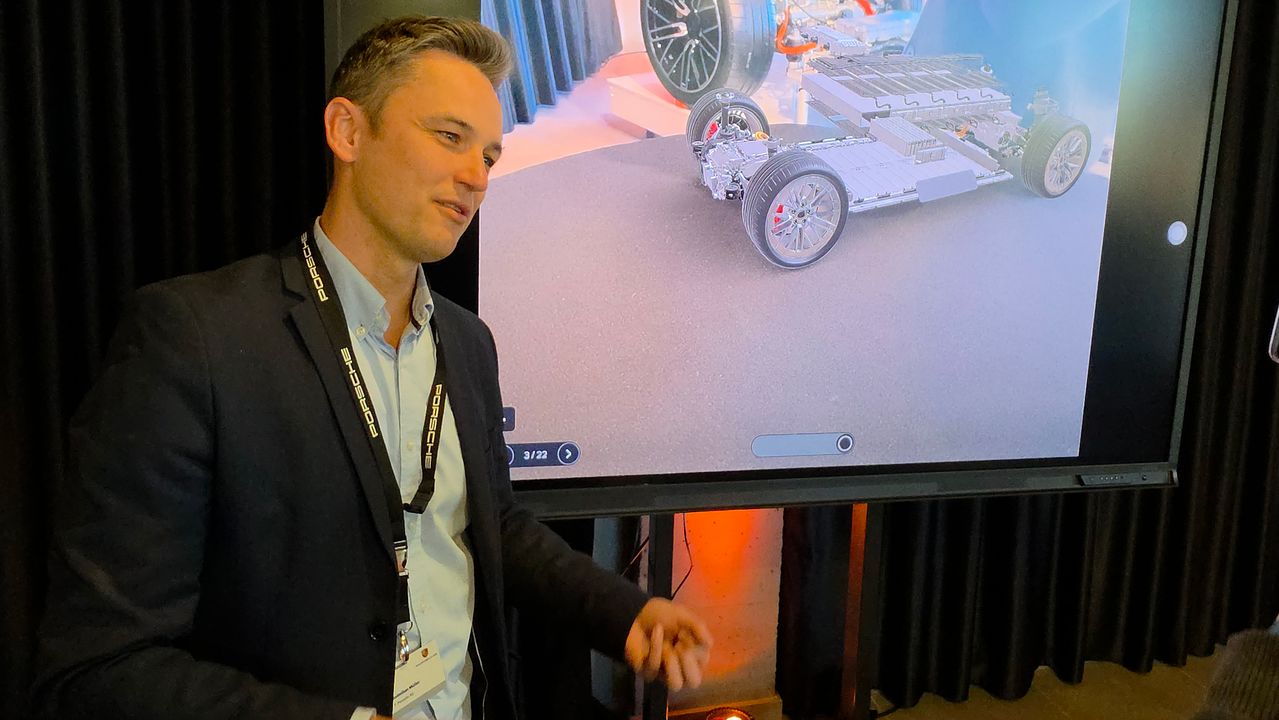 막시밀리안 뮐러(Maximilian Müller) 포르쉐 에너지시스템 매니저는 “카이엔 일렉트릭의 배터리는 양면 액체 냉각 구조를 적용해 더 효과적으로 발열을 제어할 수 있다”고 설명했다. 카탈루냐=고석현 기자 