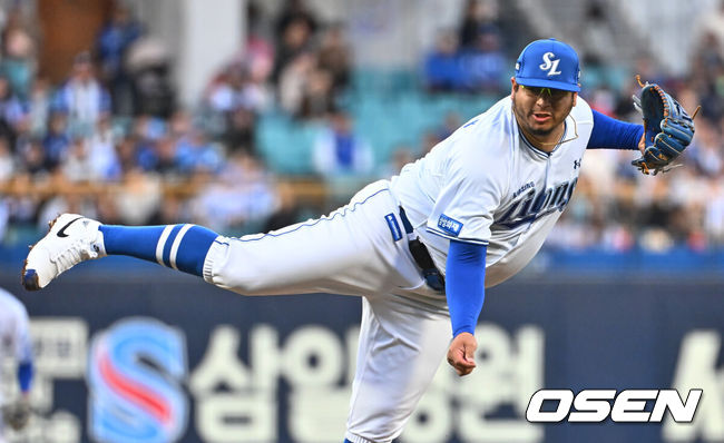 [OSEN=대구, 이석우 기자] 10일 대구삼성라이온즈파크에서 2026 신한 SOL KBO 리그 삼성 라이온즈와 NC 다이노스의 경기가 열린다. 홈팀 삼성은 후라도가, 방문팀 NC는 구창모가 선발 출전한다. 삼성 라이온즈 선발 투수 후라도가 역투하고 있다. 2026.04.10 / foto0307@osen.co.kr