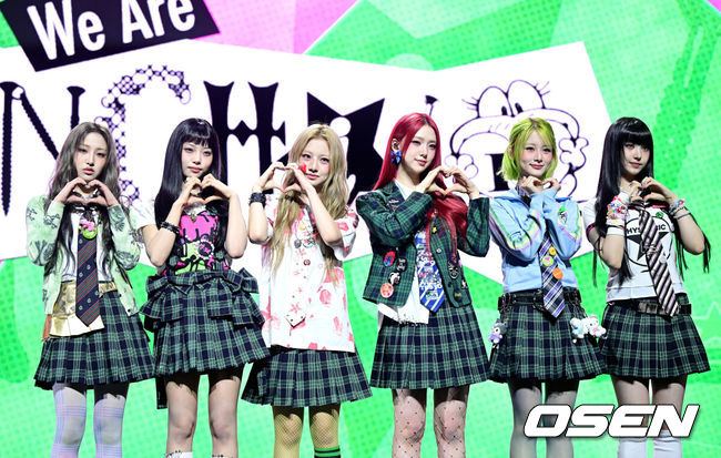 [OSEN=최규한 기자] 신인 걸그룹 언차일드(UNCHILD)가 21일 오후 서울 한남동 블루스퀘어 우리WON뱅킹홀에서 데뷔 싱글'위 아 언차일드'(We Are UNCHILD) 발매 쇼케이스를 가졌다.언차일드(박예은,히키, 티나,아코,이본, 나하은)는 ‘평범함’을 거부하는 접두사 ‘UN-’을 통해 정해진 틀에 얽매이지 않고 자신들만의 독특한 개성을 특별한 에너지로 승화시키겠다는 포부를 팀명에 담았다.언차일드 멤버들이 포토타임을 하고 있다. 2026.04.21 / dreamer@osen.co.kr