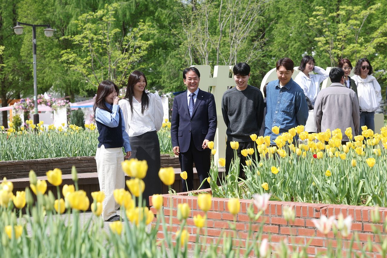 23일 오전 열린 ‘2026고양국제꽃박람회’ 프레스데이 행사 현장 투어. 사진 고양시