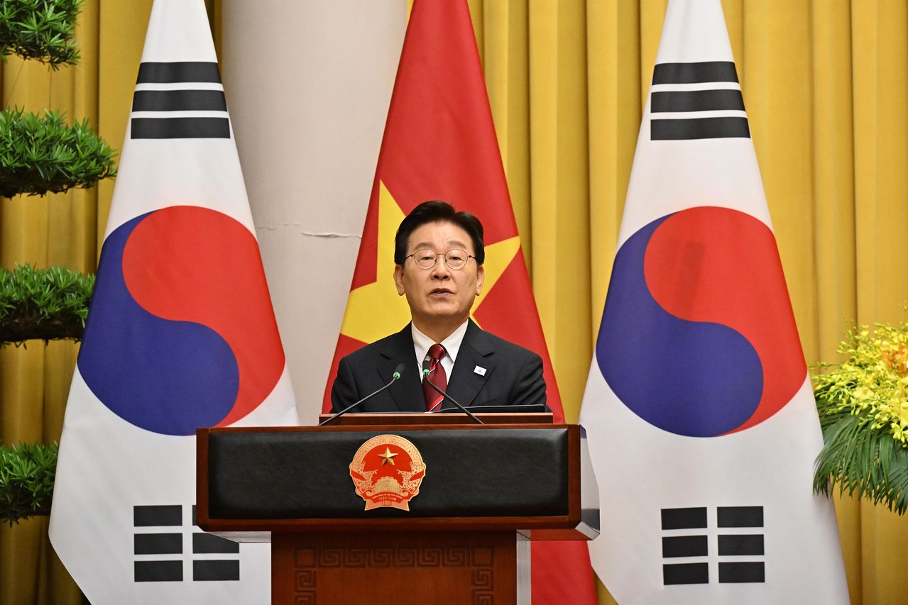 베트남을 국빈 방문중인 이재명 대통령이 22일 하노이 주석궁에서 정상회담을 마친 뒤 공동언론발표를 하고 있다. 전민규 기자