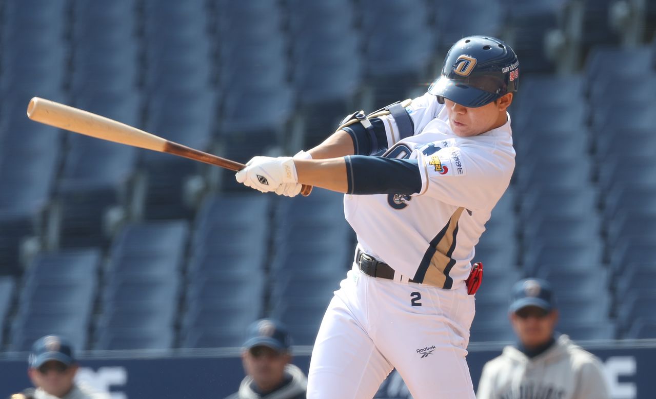 박민우 스윙   (창원=연합뉴스) 박영민 기자 = 17일 경남 창원NC파크에서 열린 KIA 타이거즈와 NC 다이노스의 시범경기. 3회말 2사 주자가 없는 상황 NC 3번타자 박민우가 스윙하고 있다. 2026.3.17   ymp@yna.co.kr (끝)  〈저작권자(c) 연합뉴스, 무단 전재-재배포, AI 학습 및 활용 금지〉