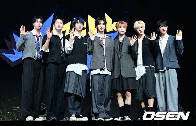 [OSEN=최규한 기자] 보이그룹 넥스지(NEXZ)가 27일 오후 서울 한남동 블루스퀘어 우리WON뱅킹홀에서 두 번째 싱글 앨범 'Mmchk(음츠크)' 발매 쇼케이스를 가졌다.넥스지(토모야, 유우, 하루, 소 건, 세이타, 휴이, 유키)의 이번 앨범 “음츠크