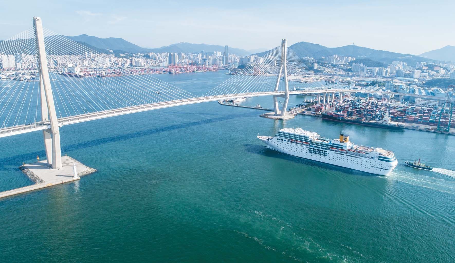 부산이 관광 접근성 및 인프라 확대, 크루즈 관광 성장세 가속, 체험형 관광 콘텐츠 확산, MICE 산업 성장과 부산시의 관광 정책이 조화롭게 맞물리면서 체류형 관광지로 변모함과 동시에 글로벌 관광도시로 발돋움하고 있다. [사진 부산시청]