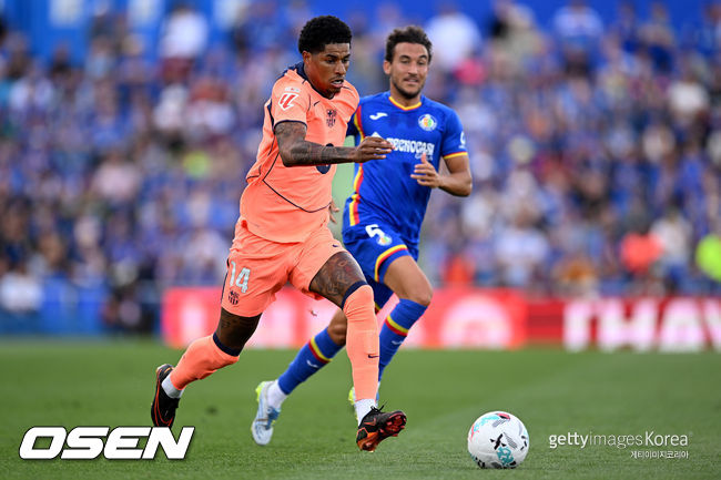 해외축구 공격수 이적 관련 이미지