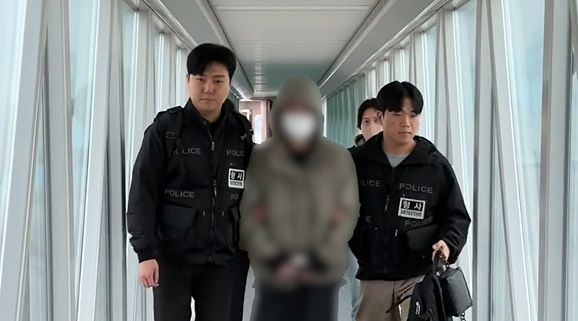 충남경찰청 광역범뵈수사대는 캄보디아와 태국 등에 범죄조직을 운영하면서 국내 피해자 400여 명에게 600억원 가량을 편취한 혐의로 일당을 검거해 국내로 송환했다. [사진 충남경찰청]