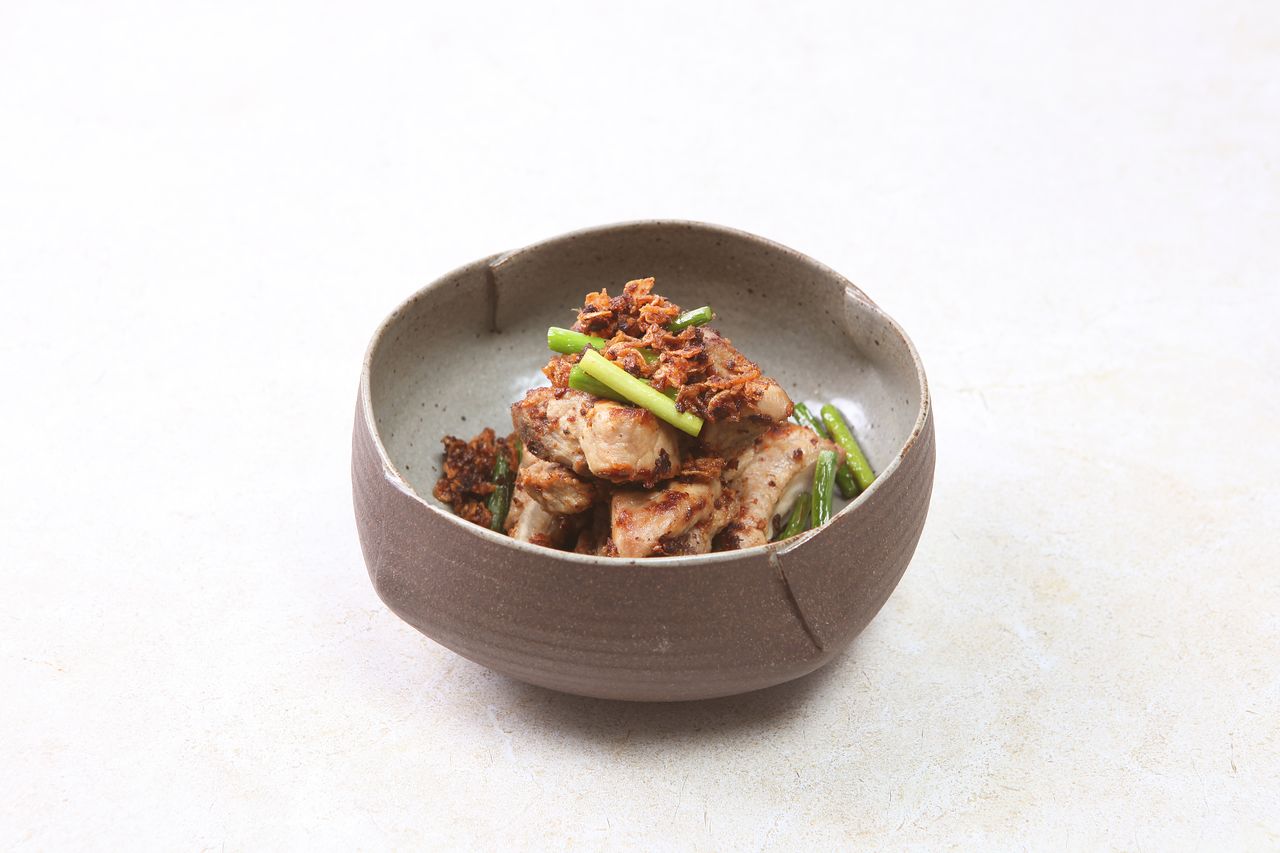 김병진 셰프가 지글지글클럽의 온라인 요리학교 '요리를 배워요'에서 소개하는 등갈비 새우젓 찜구이. 사진 지글지글클럽