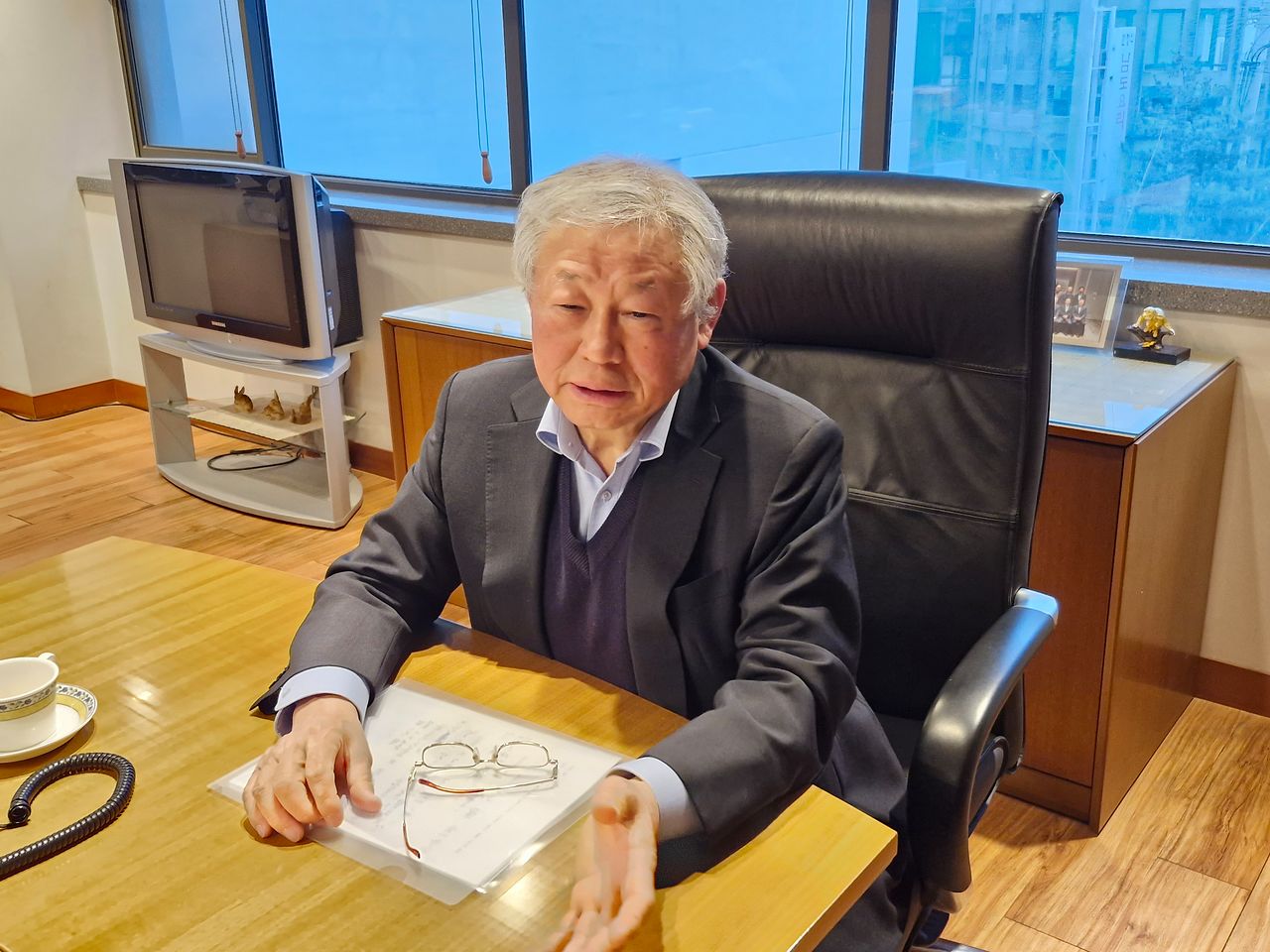 12·12, 5·18 수사 주임검사였던 김상희 변호사가 지난 1월 서울 서초동 사무실에서 검찰 징비록 취재팀과 인터뷰하고 있다. 백일현 기자