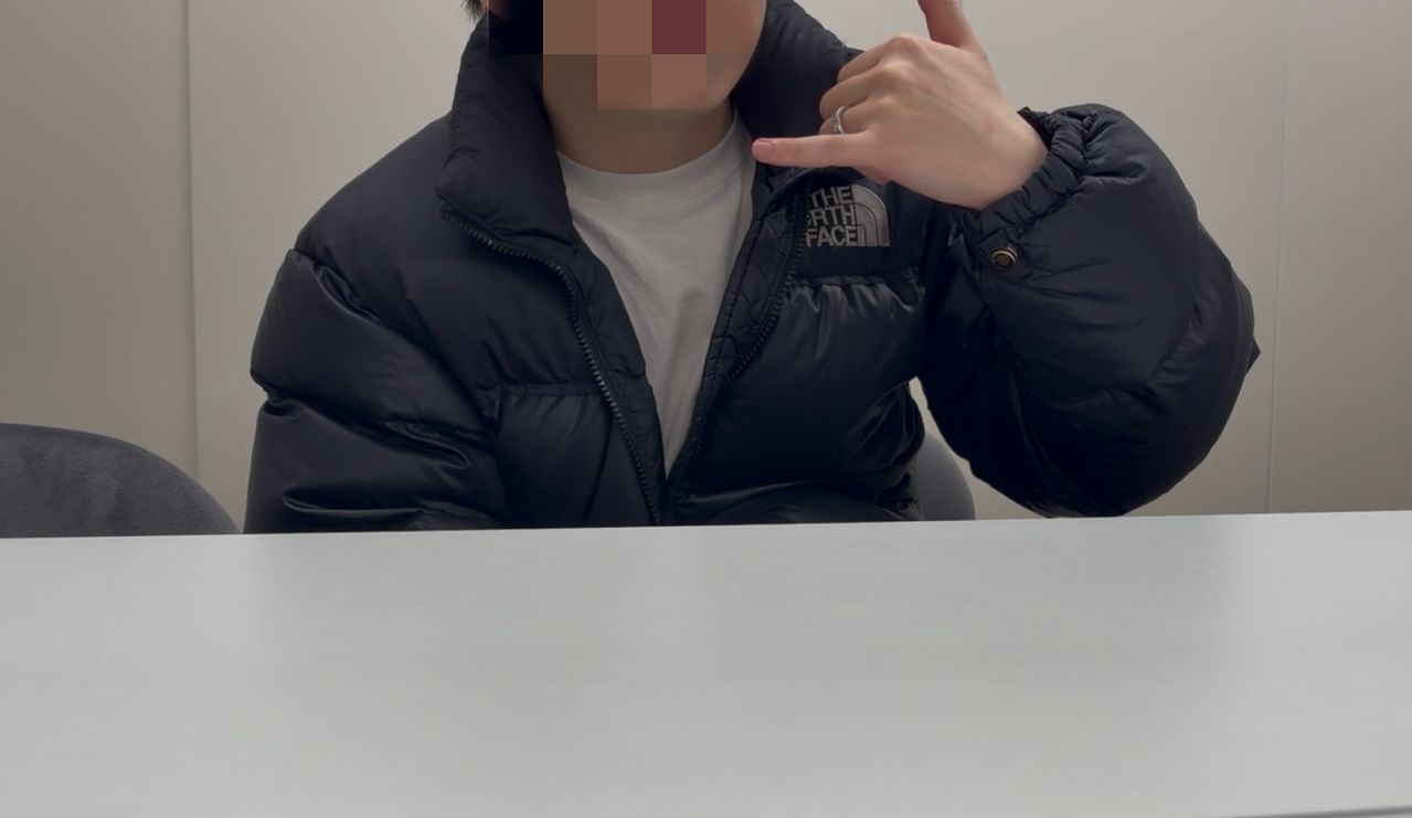 코스피 6600선을 돌파하며 사상 최고치를 경신하고 있는 요즘, 이런 ‘불장’ 상황은 사기꾼들에게 최상의 영업 환경이 되고 있다. 어떻게 해야 속지 않을 수 있을까? 불법 리딩방 콜센터에서 일하다 불구속 기소된 A씨(사진)를 만나 사기 수법에 대해 자세히 들어봤다. 전율 기자