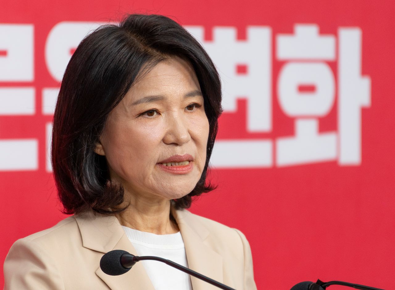 이진숙 전 방송통신위원장이 1일 서울 여의도 국민의힘 중앙당사에서 6ㆍ3 재보선 대구 달성군 선거구 공천 면접을 마친 뒤 취재진 질문에 답하고 있다. 연합뉴스
