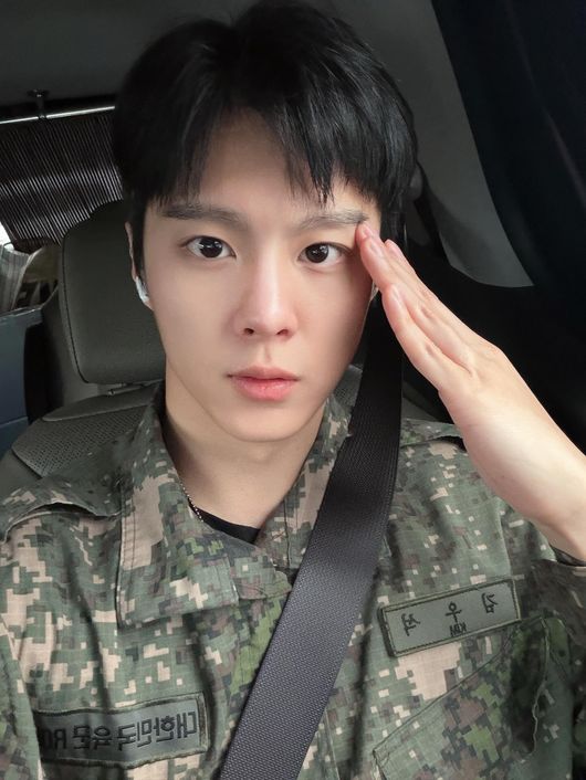 김우석 SNS