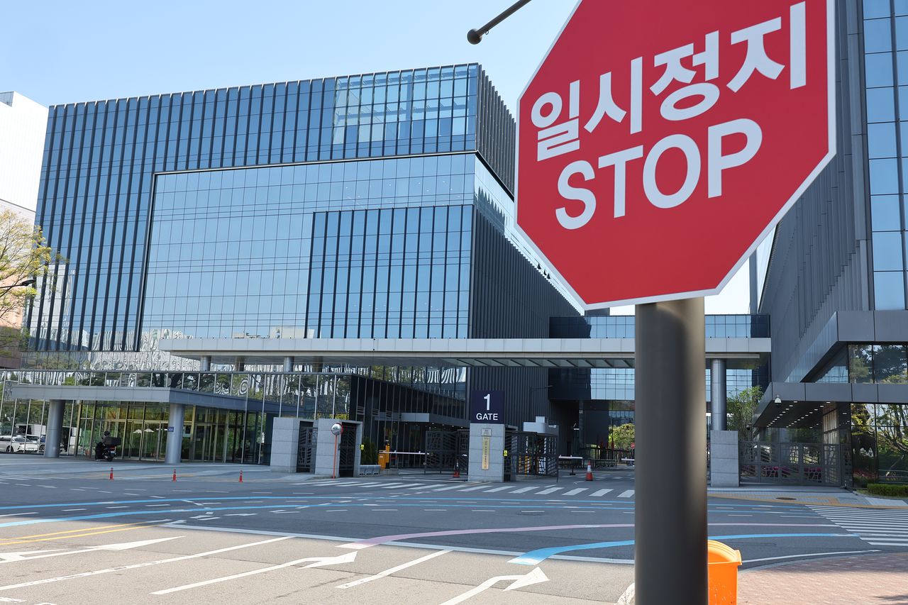 삼성바이오로직스 노동조합 전면 파업 첫째 날인 1일 오전 인천 연수구 삼성바이오로직스 공장에 적막감이 흐르고 있다. 연합뉴스