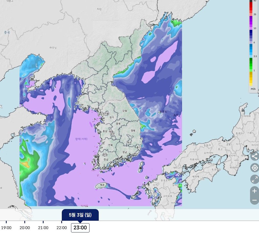 3일에서 4일로 갈수록 해상에서의 바람이 거세질 것으로 보인다. 사진은 3일 밤 11시 기준 예상 해상 풍속. 서해와 남해, 동해남부 해상이 초속 10~35m의 강한 바람을 의미하는 분홍색으로 칠해져 있다. 기상청.