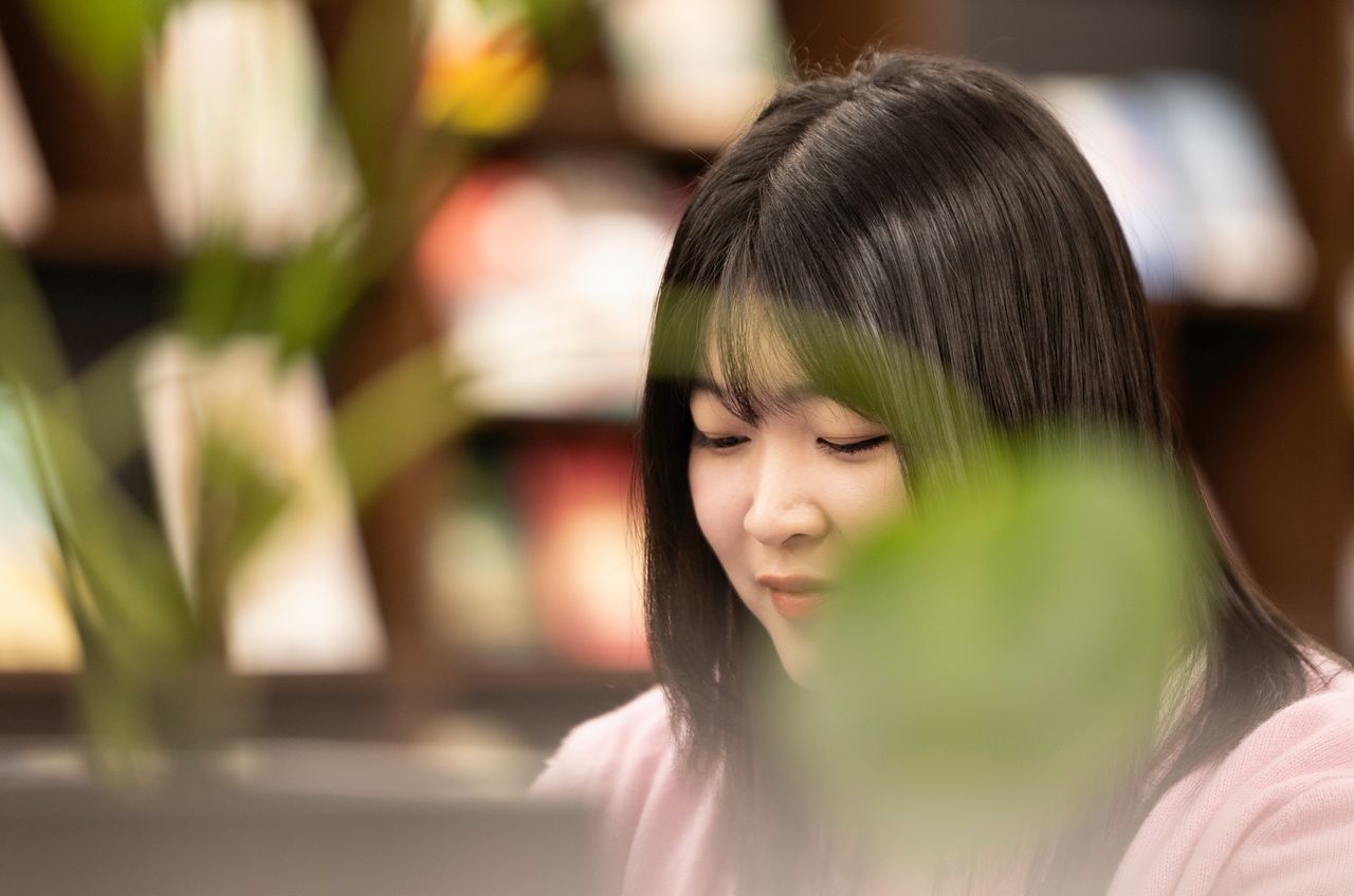 고선경은 전업 시인이다. "저는 시쓰기를 거창하게 생각하지 않아요. 그냥 내 이야기를 내 방식으로 하는 거라고 생각합니다. 시쓰기는 직업이나 취미 이런게 아니고 삶의 방식에도 가까운 것 같다고 느껴요." 권혁재 사진전문기자