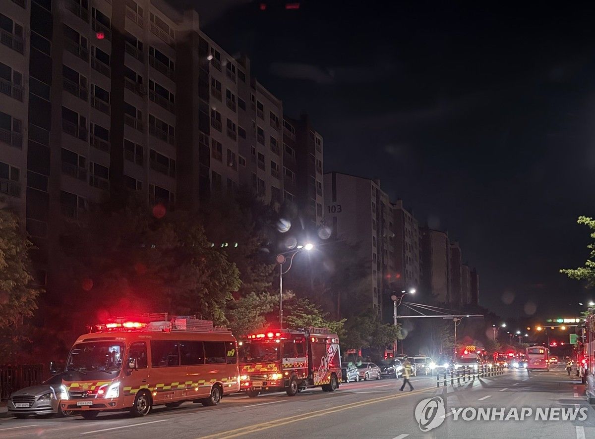 세종시 조치원읍 아파트에 지난 1일 불이 났다. 연합뉴스
