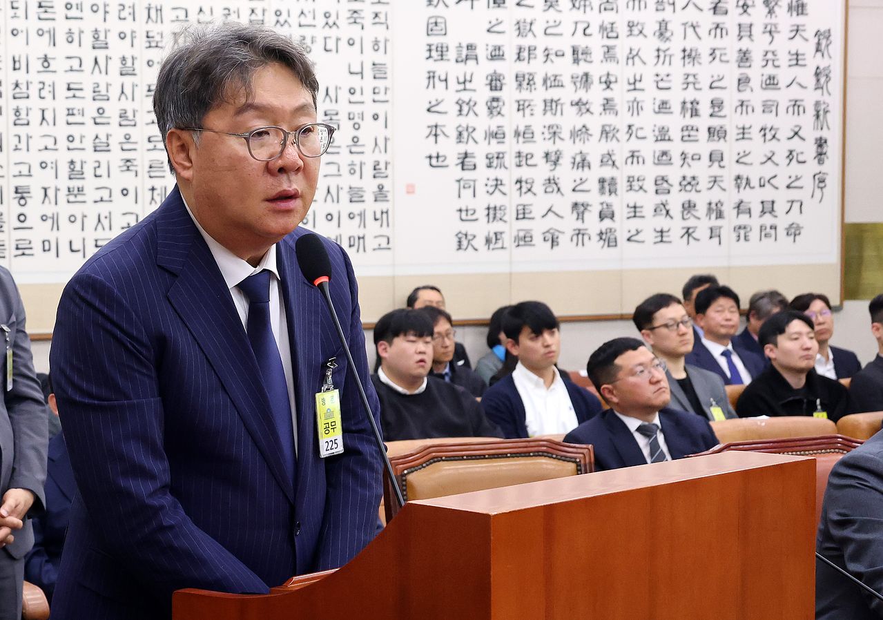지난달 14일 국회 '윤석열 정권 정치검찰 조작기소 의혹 사건 진상규명' 국정조사특별위원회에서 열린 쌍방울 대북 송금 사건 관련 청문회에서 증인으로 출석한 방용철 쌍방울 그룹 전 부회장. 연합뉴스