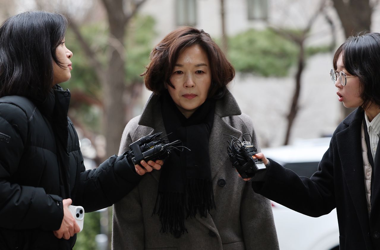 강선우 의원에게 '공천헌금' 1억원을 전달한 혐의를 받는 김경 전 서울시의원이 피의자 신분으로 조사를 받기 지난 1월 경찰에 출석하고 있다. 연합뉴스