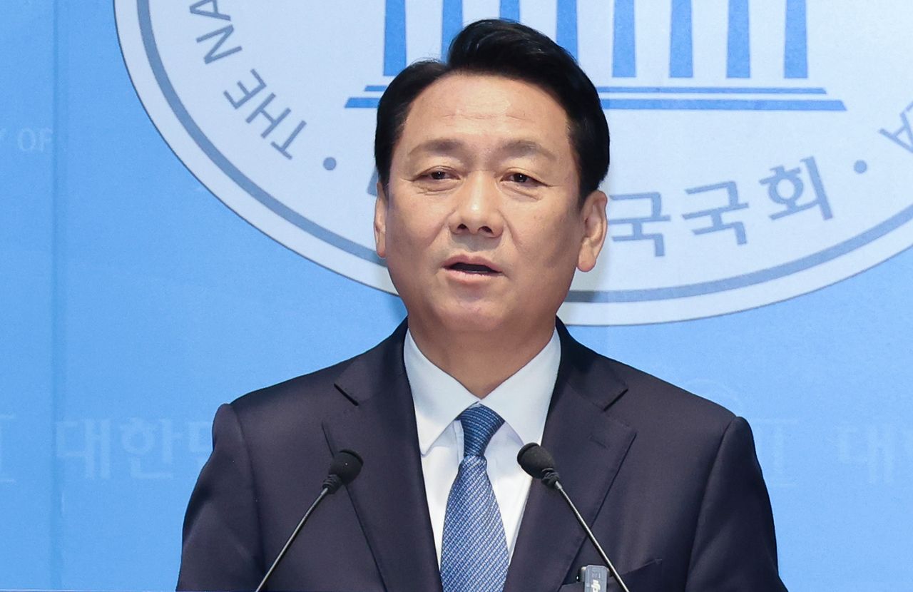 이광재 전 강원도지사가 30일 오전 국회 소통관에서 6·3 국회의원 재·보궐 선거 하남갑 출마 기자회견을 하고 있다. 임현동 기자