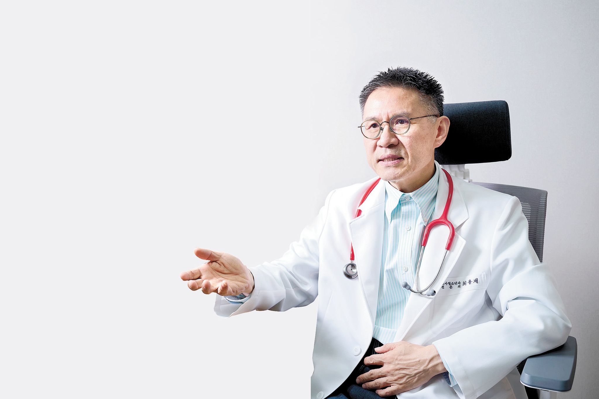 최용재 대한소아청소년병원협회장은 “아이를 위한 제도와 정책은 성인 기준을 벗어나 아이의 눈높이에서 만들어져야 한다”고 강조했다. 인성욱 객원기자