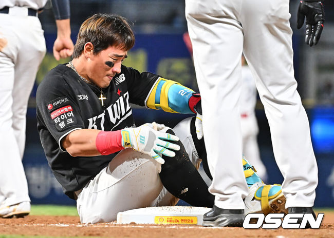 [OSEN=창원, 이석우 기자] KT 위즈 안현민 033 2026.04.15 / foto0307@osen.co.kr