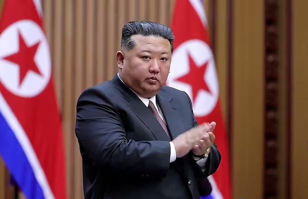 지난 3월 22일 최고인민회의 제15기 1차회의에 참석한 김정은 국무위원장. 북한은 이 회의에서 영토 조항을 신설하는 등 헌법을 개정했다. [조선중앙TV=연합뉴스]
