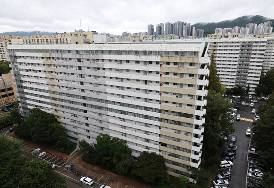 서울 강남의 재건축 단지인 은마아파트가 최고 49층, 5893가구 규모의 대단지로 새롭게 태어난다. [뉴스1]