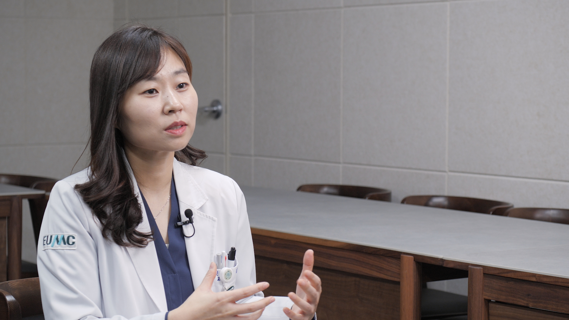 김건하 교수는 “젊은 치매 환자들은 우울과 절망에 빠질 가능성이 훨씬 높은 데 비해 국가의 관심과 지원은 너무나 부족하다”고 말했다.