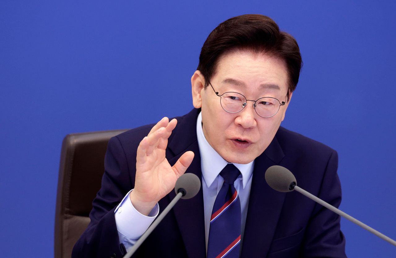 이재명 대통령이 12일 청와대에서 열린 국무회의 겸 비상경제점검회의에서 발언하고 있다. 연합뉴스