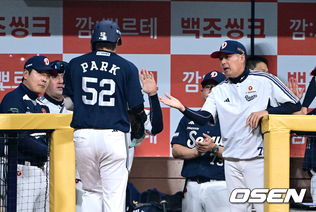 두산 김원형 감독과 박준순./OSEN DB