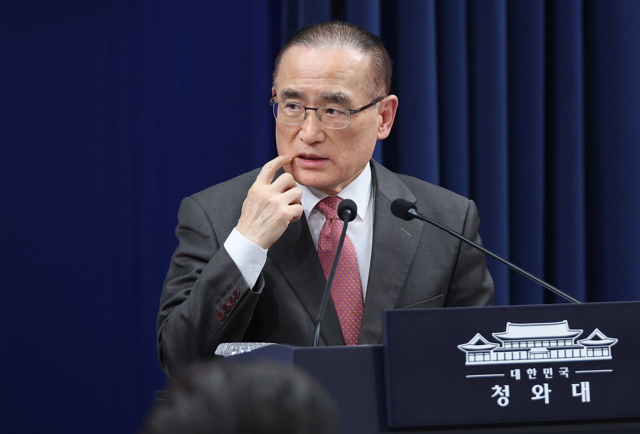 위성락 국가안보실장이 11일 청와대 기자회견장에서 HMM 나무호 관련 기자간담회를 준비하고 있다.연합뉴스