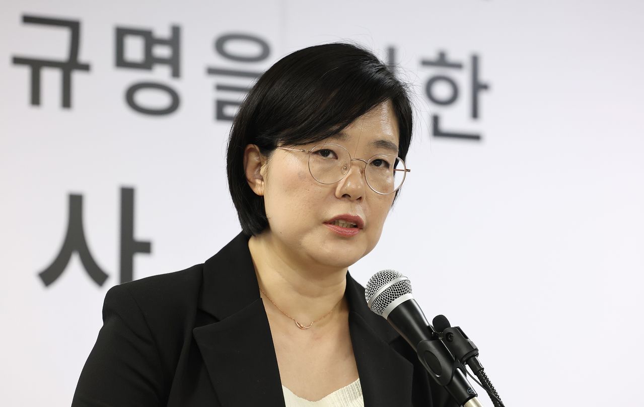 권창영 2차 종합특별검사팀 김지미 특검보가 11일 수사 관련 사항 등을 브리핑하고 있다. 연합뉴스