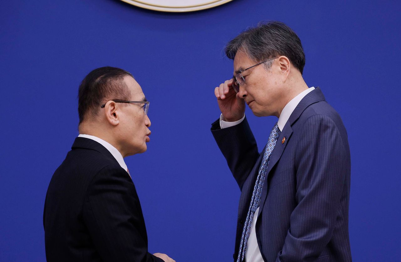 위성락 청와대 국가안보실장(왼쪽)과 조현 외교부 장관. 청와대사진기자단