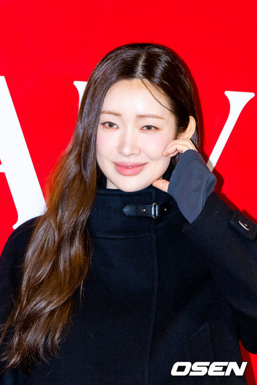 [OSEN=박준형 기자] 2일 오후 서울 한남동에서 브랜드 '레이브(RAIVE)' 팝업 스토어 행사가 진행됐다. 이날 행사에 아이들 민니와 차정원이 참석했다.배우 차정원이 포즈를 취하고 있다.     2025.12.02 / soul1014@osen.co.kr