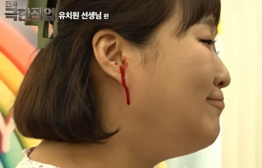 코미디언 이수지가 지난달 7일 자신의 유튜브 채널에 올린 ‘유치원 교사 이민지씨의 끝나지 않는 24시간’. 사진 유튜브 채널 ‘핫이슈지’ 캡처