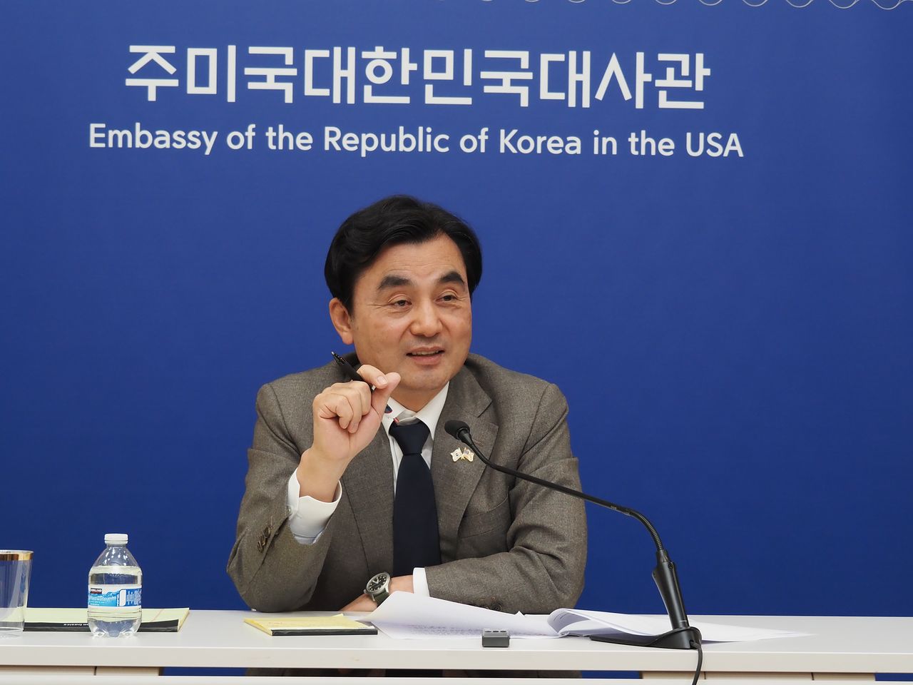 안규백 국방장관이 12일(현지시간) 미국 워싱턴 주미한국대사관에서 특파원 간담회를 진행하고 있다. 워싱턴특파원단