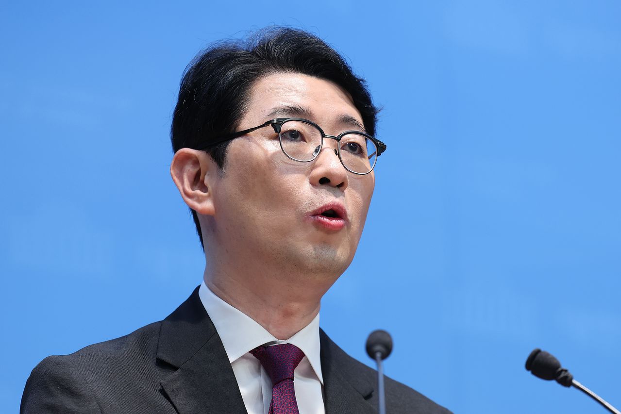  주진우 국민의힘 의원이 14일 서울 여의도 국회 소통관에서 정원오 더불어민주당 서울시장 후보의 과거 폭행 전과 의혹에 대한 기자회견을 하고 있다. 뉴스1