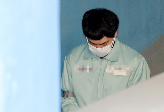 지난 2019년 2월 서울중앙지법에서 열린 도로교통법위반(사고후미조치) 등 관련 공판에 배우 손승원이 출석하고 있다. 뉴스1