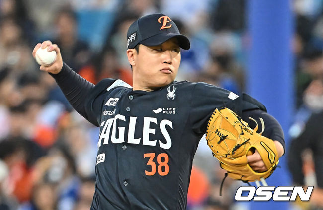 [OSEN=대구, 이석우 기자] 1일 대구삼성라이온즈파크에서 2026 신한 SOL KBO 리그 삼성 라이온즈와 한화 이글스의 경기가 열렸다. 홈팀 삼성은 원태인이, 방문팀 한화는 에르난데스가 선발 출전했다. 한화 이글스 김종수가 역투하고 있다. 2026.05.01 / foto0307@osen.co.kr