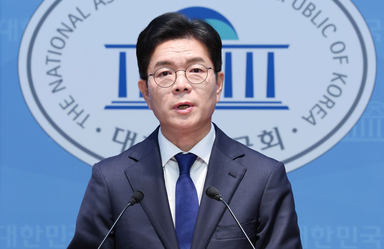 정원호 더불어민주당 서울시장 후보가 15일 오전 국회 소통관에서 공약을 발표하고 있다. 임현동 기자