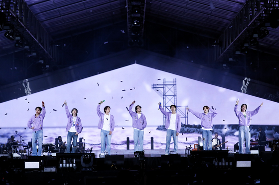 2022년 10월 15일 부산아시아드경기장에서 열린 'BTS 옛 투 컴 인 부산' 콘서트. 사진 빅히트뮤직