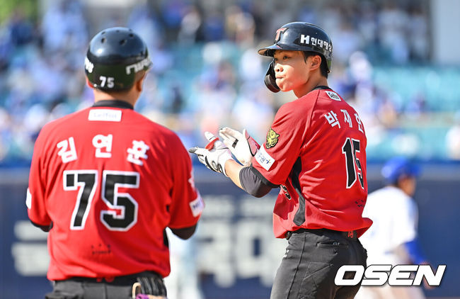 [OSEN=대구, 이석우 기자] 17일 대구삼성라이온즈파크에서 2026 신한 SOL KBO 리그 삼성 라이온즈와 KIA 타이거즈의 경기가 열렸다. 홈팀 삼성은 최원태가, 방문팀 KIA는 김태형이 선발 출전했다. KIA 타이거즈 박재현이 6회초 무사 2루 중견수 오른쪽 1타점 안타를 치고 기뻐하고 있다. 2026.05.17 / foto0307@osen.co.kr