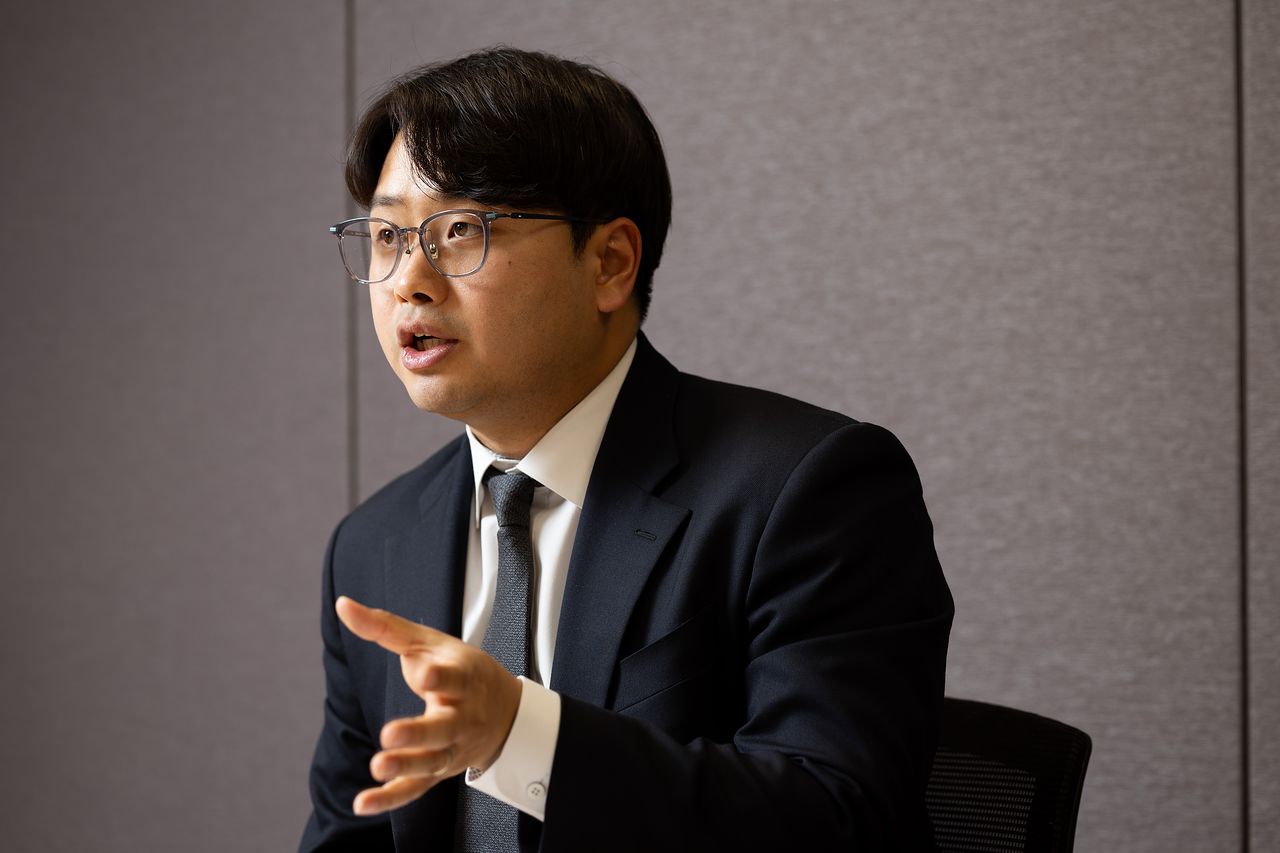 강기훈 신영증권 연구원이 지난 4월 30일 서울 영등포구 신영증권 본사에서 머니랩과 인터뷰하고 있다. 우상조 기자
