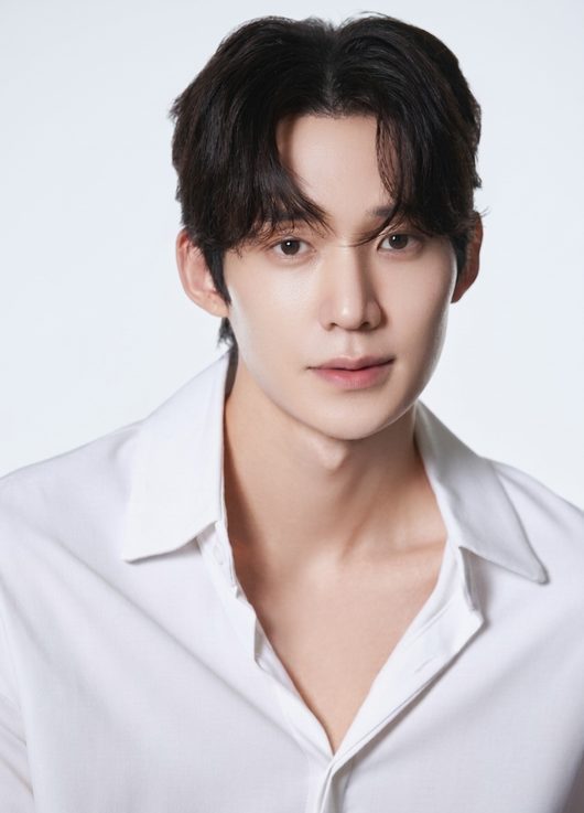 초록뱀엔터테인먼트 제공