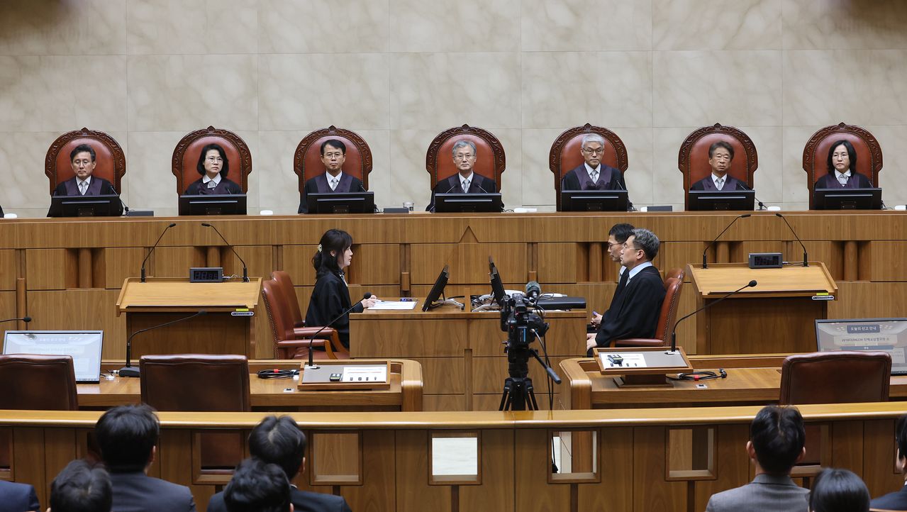 조희대 대법원장과 대법관들이 21일 서울 서초구 대법원에서 의료법 위반 혐의로 기소된 문신 시술자 사건 상고심을 선고했다. 연합뉴스 