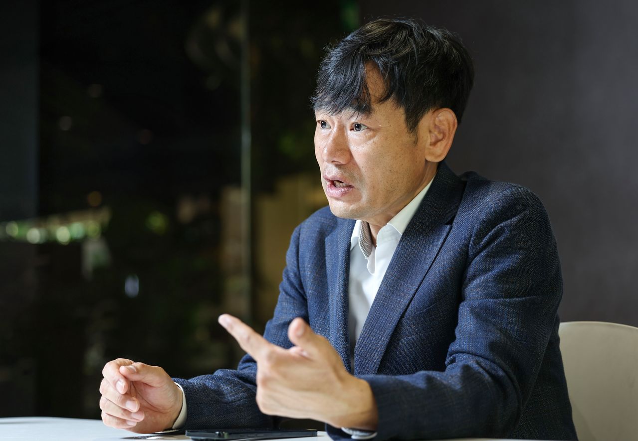 김학주 한동대 AI융합학부 교수가 지난 14일 서울 마포구 중앙일보 본사에서 인터뷰하고 있다. 김성룡 기자